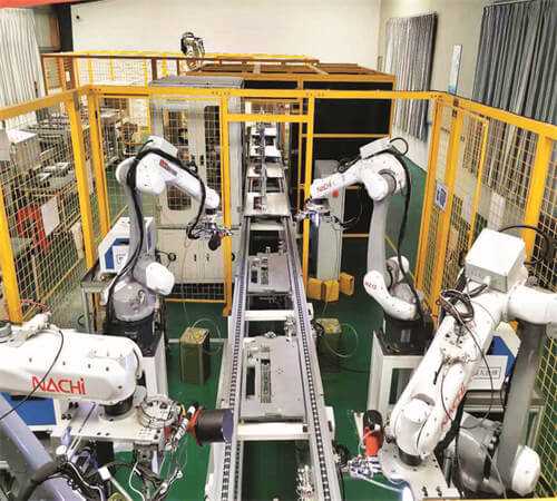 机械行业:工厂自动化蓬勃发展: 以机器人取代人工; 对汇川技术(强力买入)和新