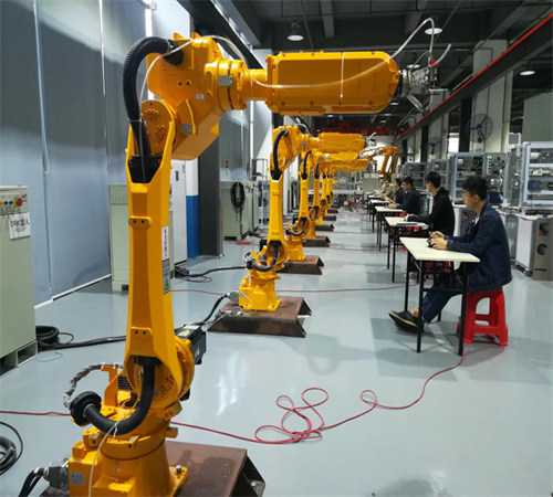 MOSS：电动版乐高 能随身带的机器人工厂